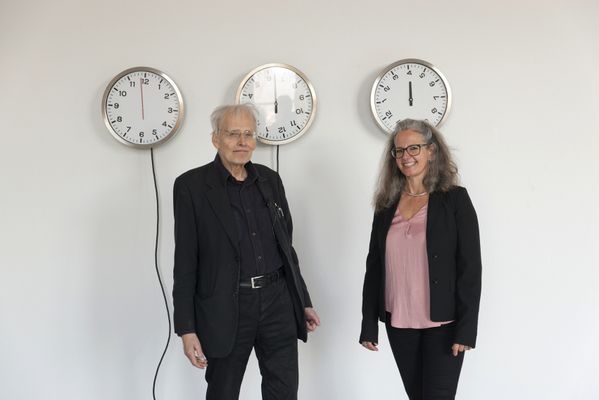 Mit dem Künstler Timm Ulrichs im Kunstverein Wilhelmshöhe Ettlingen anlässlich der Ausstellung zu seinem 70. Geburtstag 2021